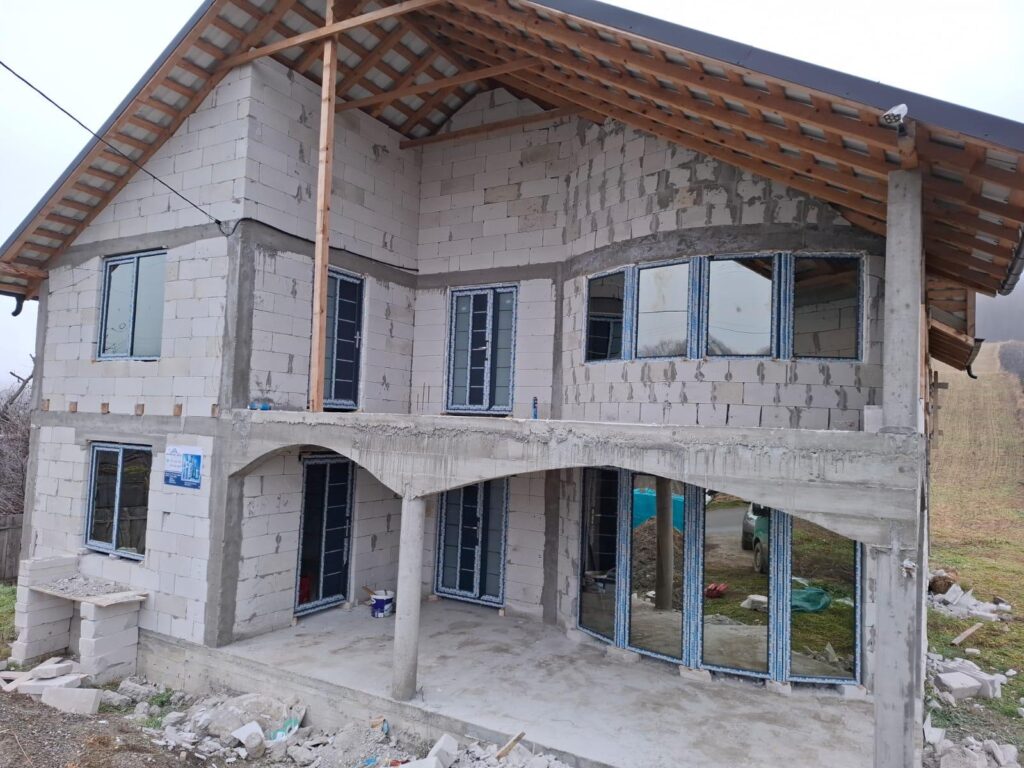 Despre noi – PVC & Aluminiu Systems